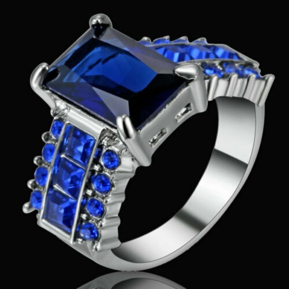 Beautiful Princess Cut Blue sapphire Ring New